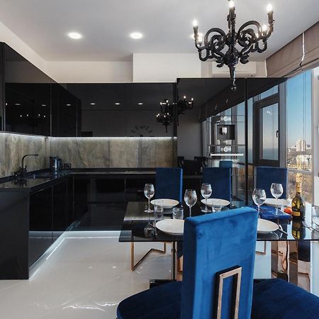 Royal Apartment Odessa Exterior foto
