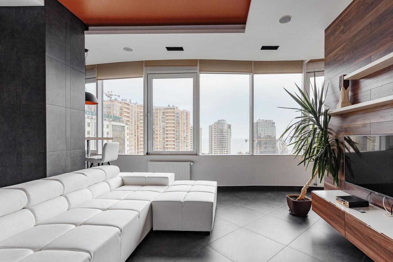 Royal Apartment Odessa Exterior foto