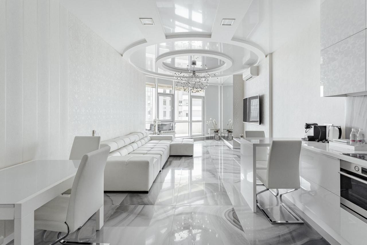 Royal Apartment Odessa Exterior foto