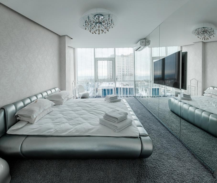 Royal Apartment Odessa Exterior foto