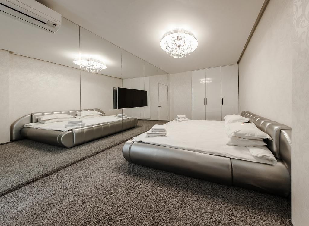 Royal Apartment Odessa Exterior foto