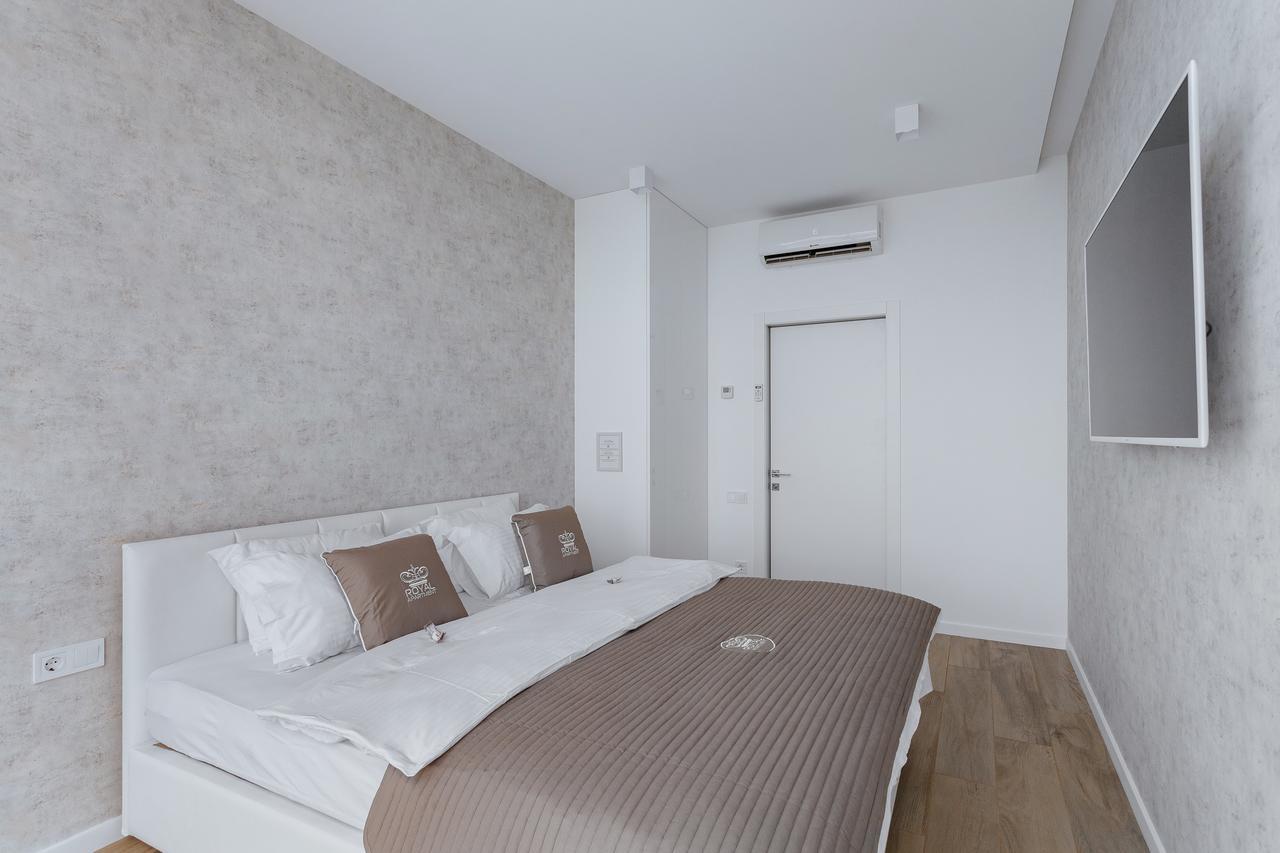 Royal Apartment Odessa Exterior foto