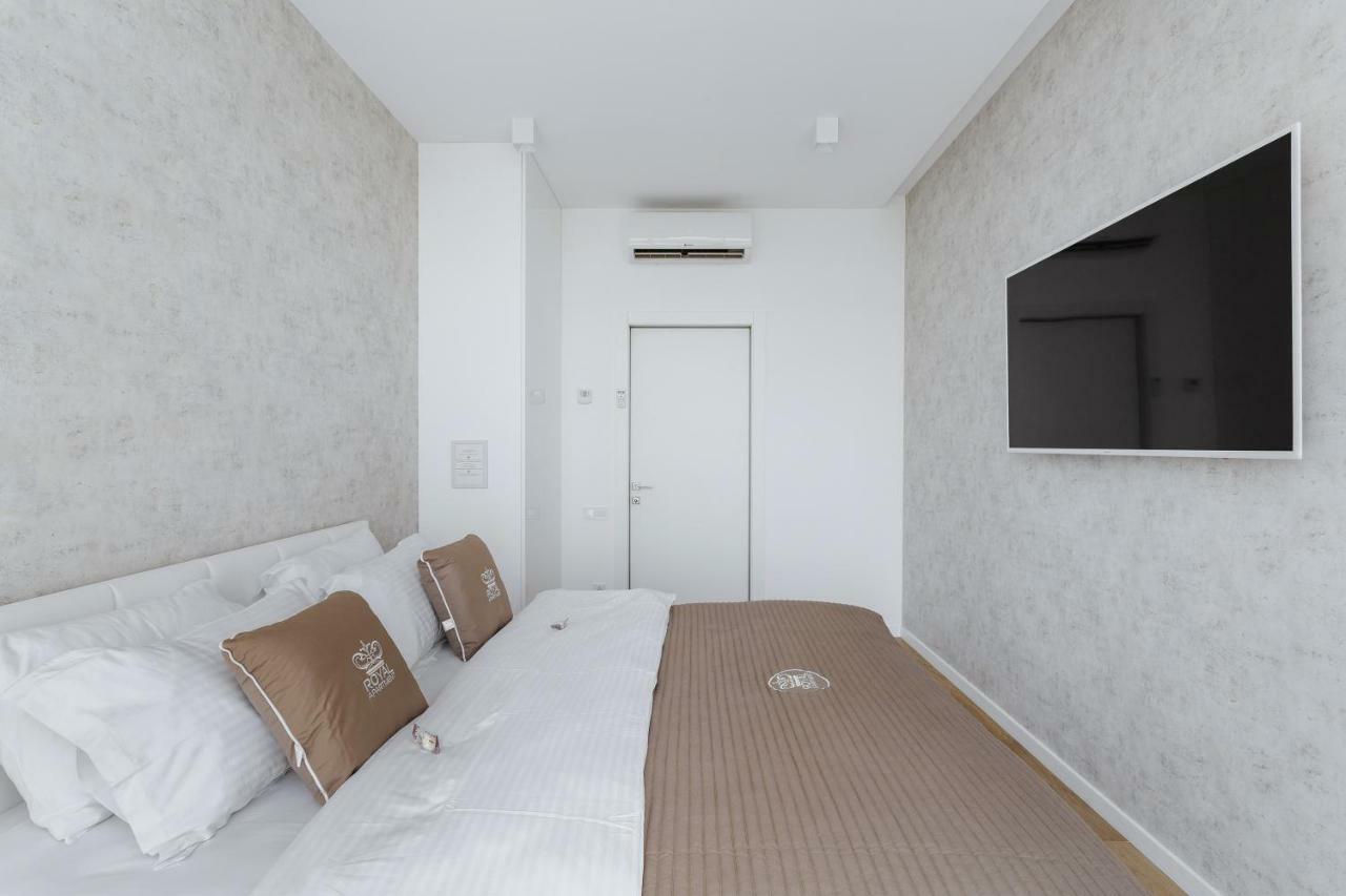 Royal Apartment Odessa Exterior foto